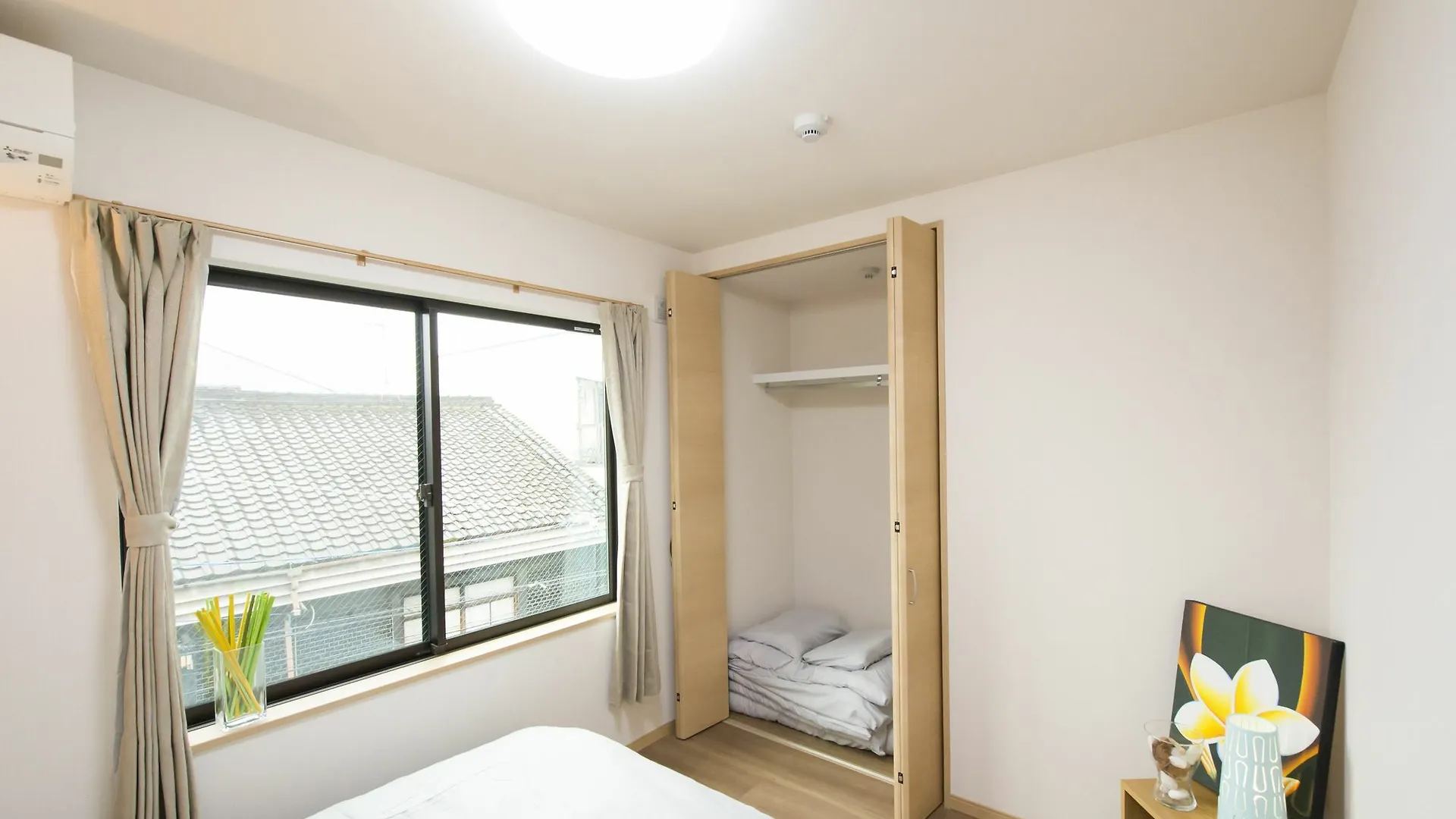 Brown House Villa Osaka 0*,